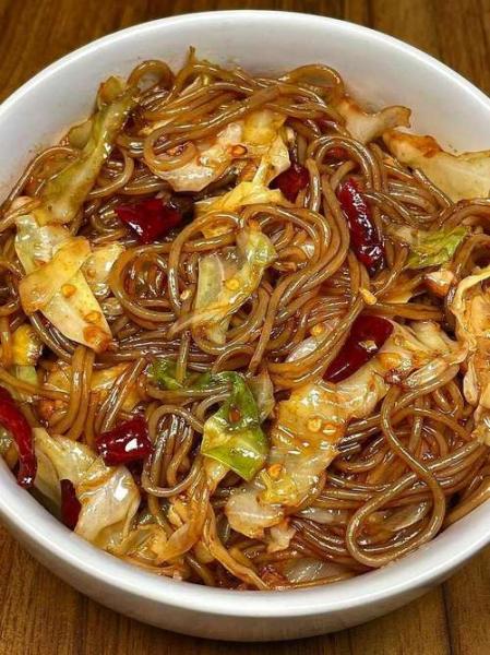 大白菜粉条怎么做好吃?如何做炒粉条好吃又简单?