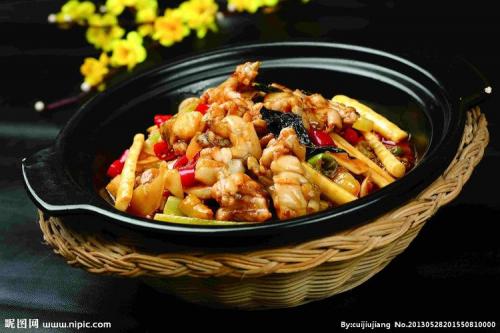 田鸡养殖吃什么食物?田鸡吃什么的?
